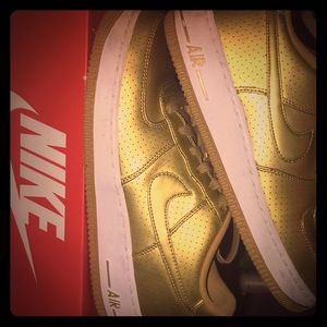 Gold metallic Nike Air Force 1s✨